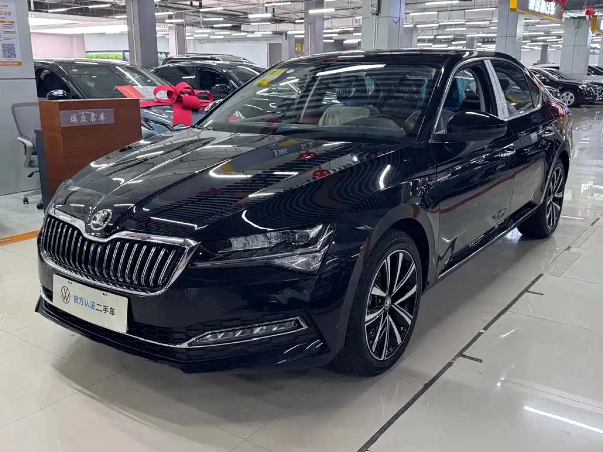 SKODA SUPERB  2023