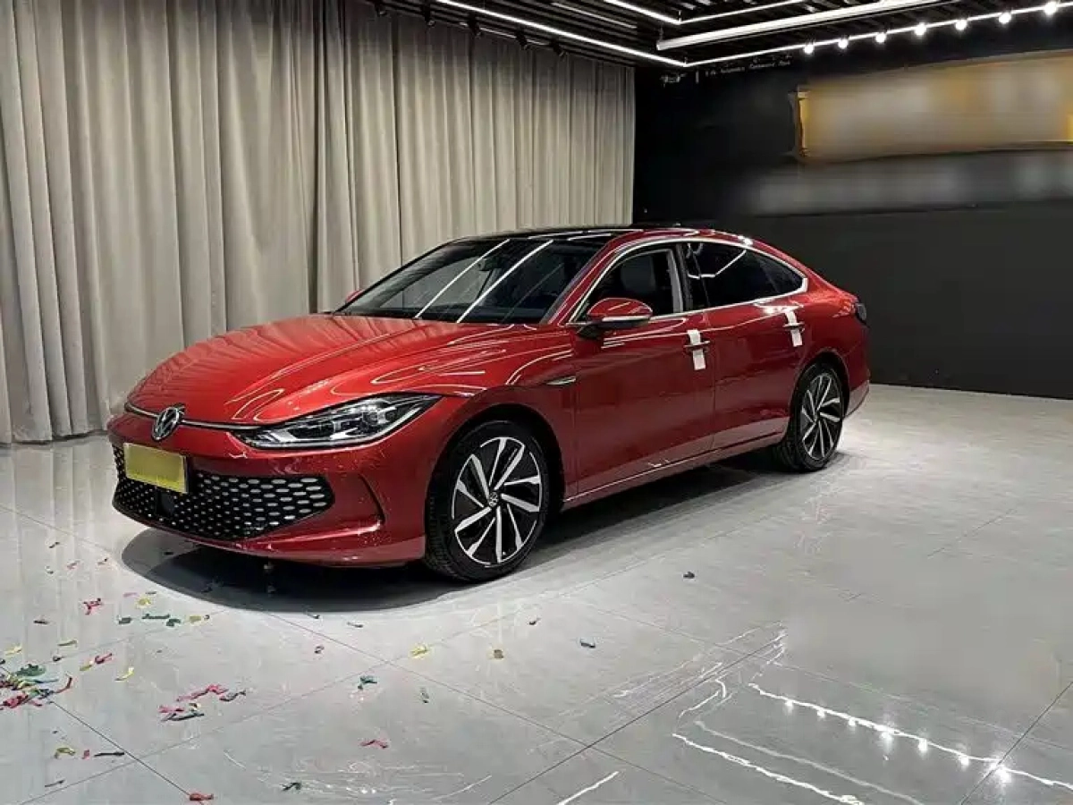 VOLKSWAGEN LAMANDO  2022