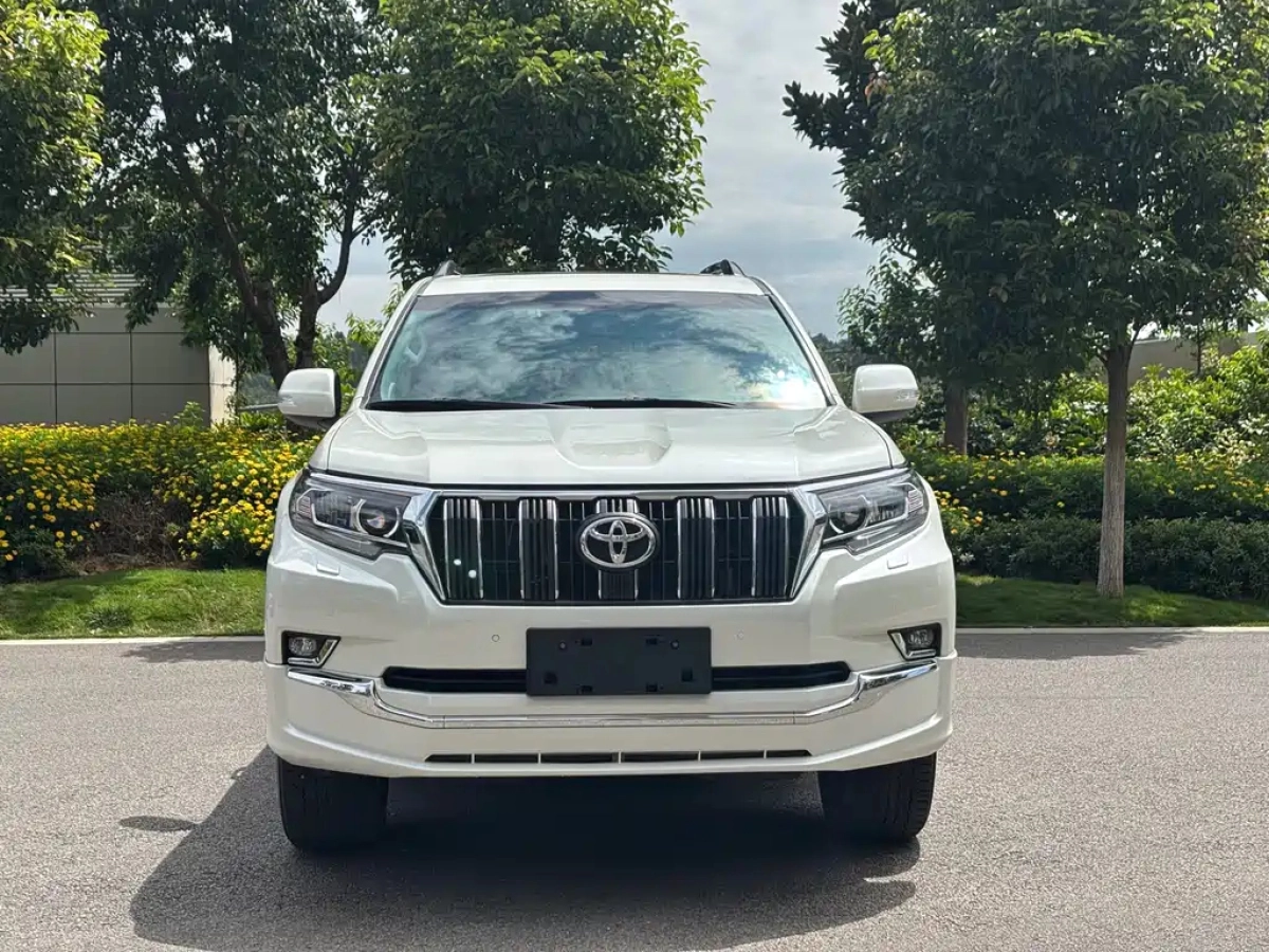 TOYOTA PRADO