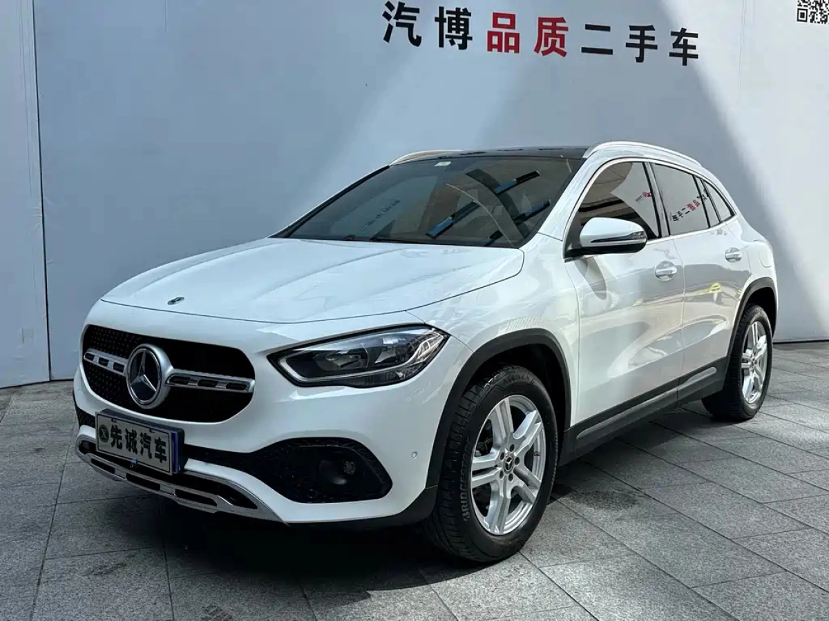 MERCEDES BENZ GLA  2020