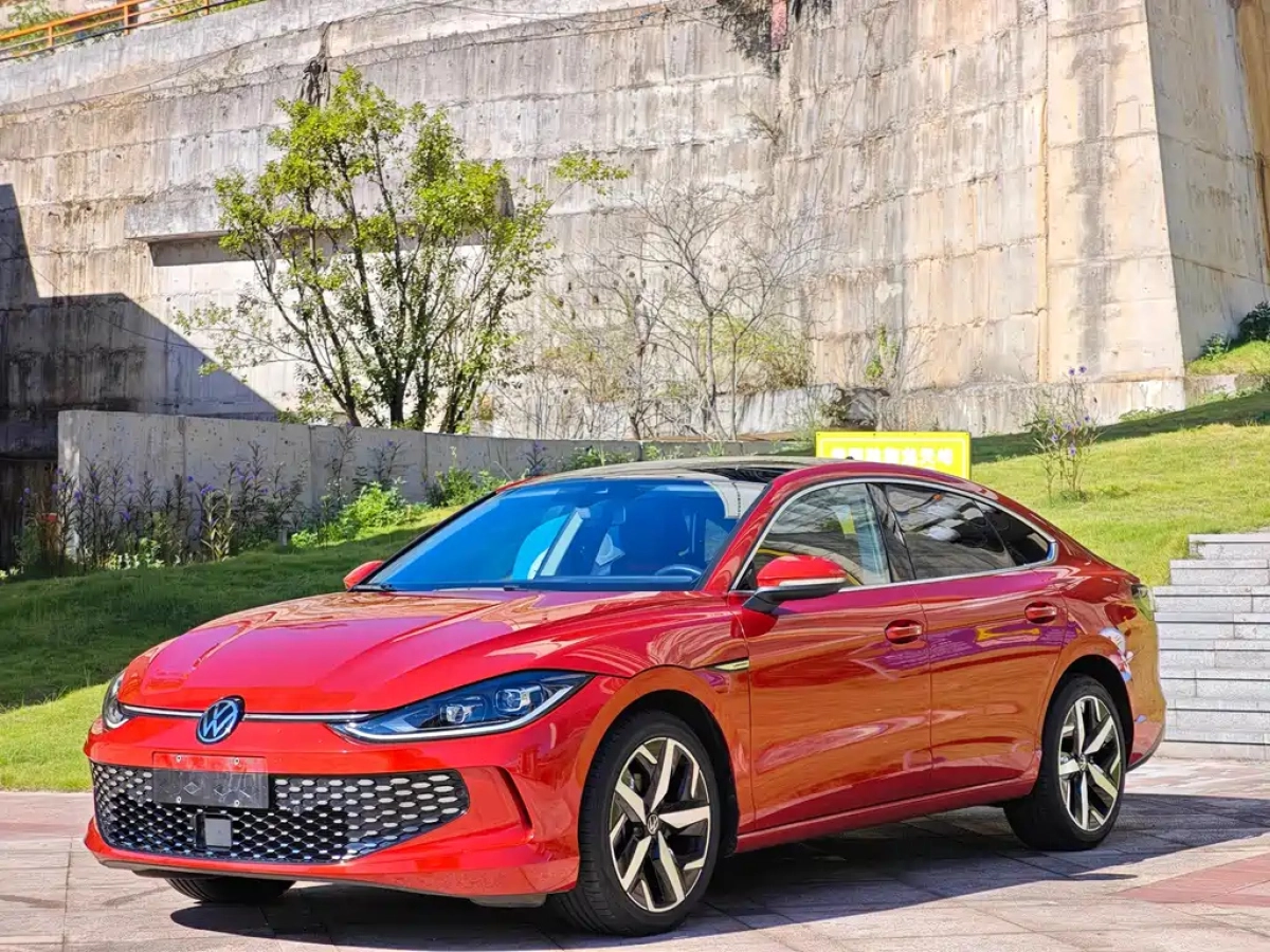 VOLKSWAGEN LAMANDO  2022