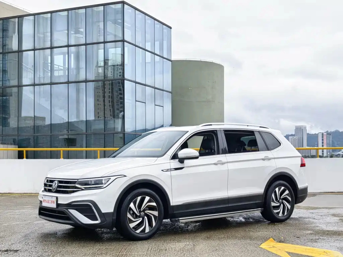 VOLKSWAGEN TIGUAN L  2022