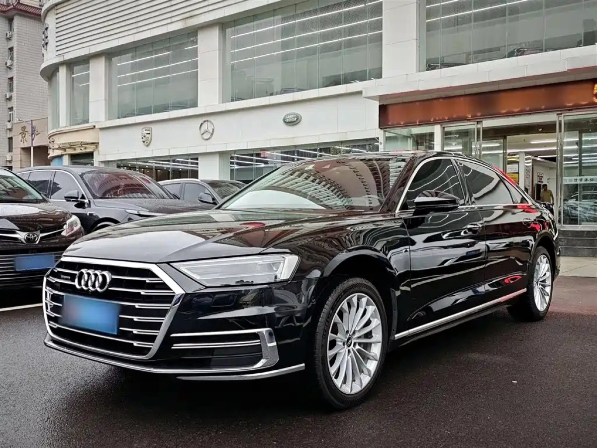 AUDI A8