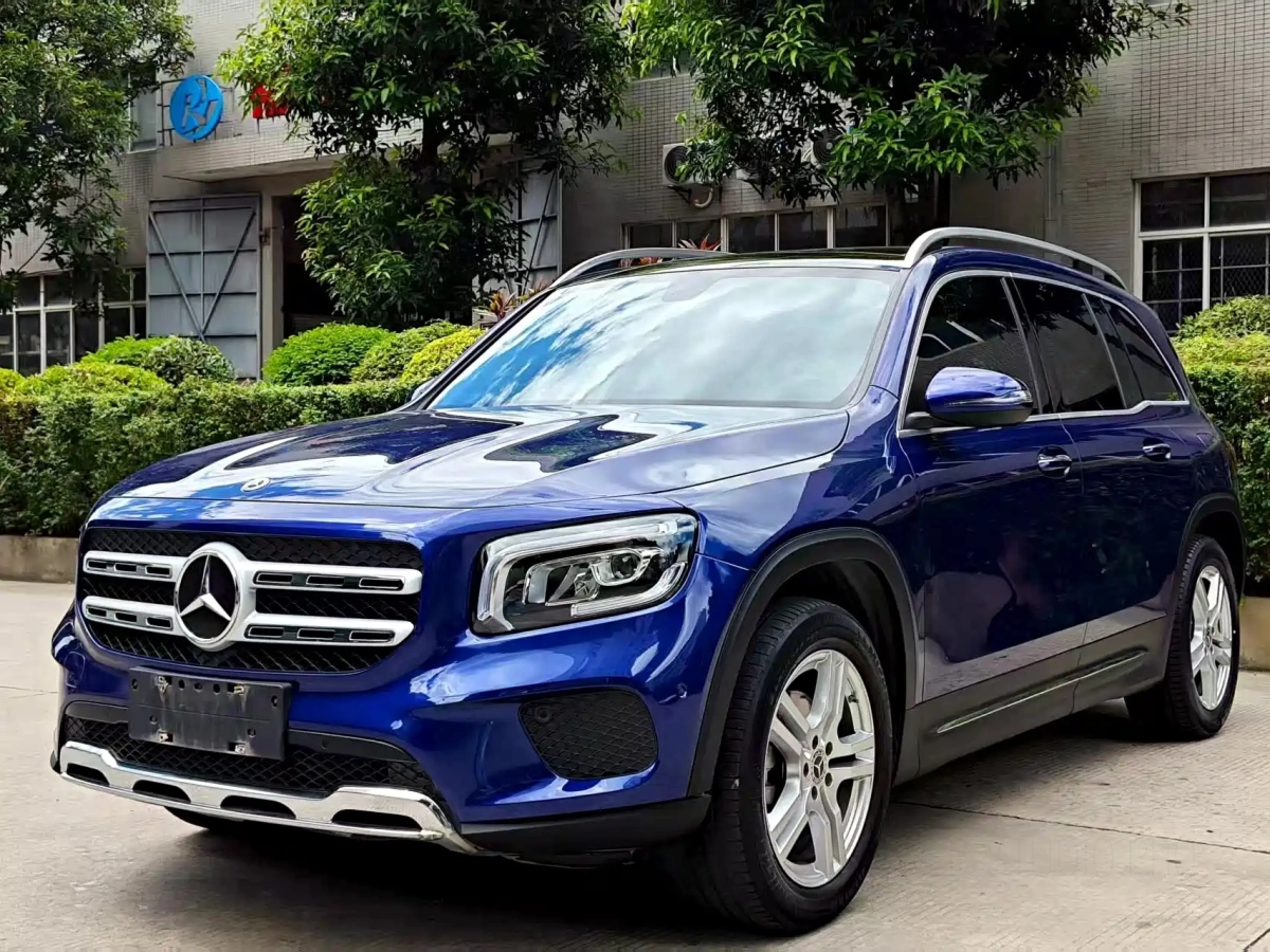 MERCEDES BENZ GLB  2021