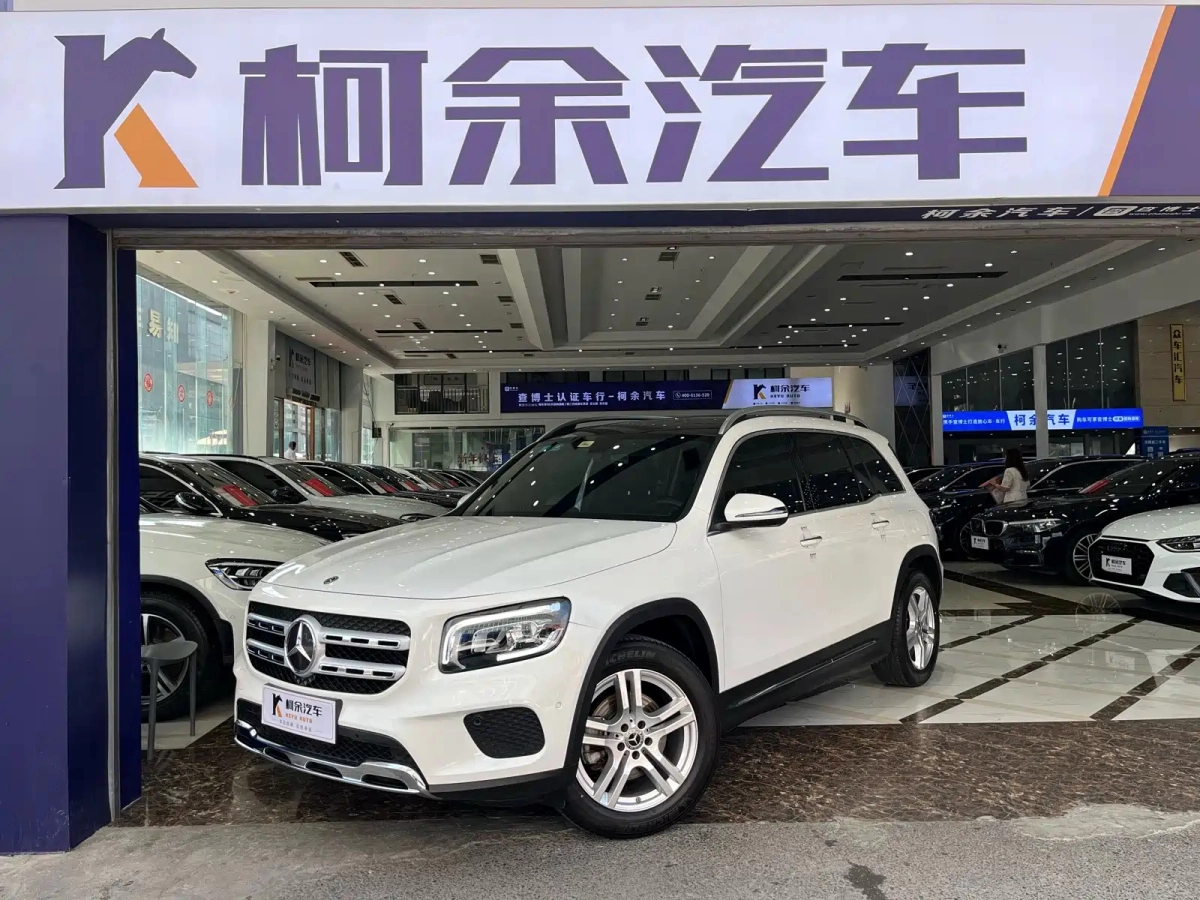 MERCEDES BENZ GLB  2020