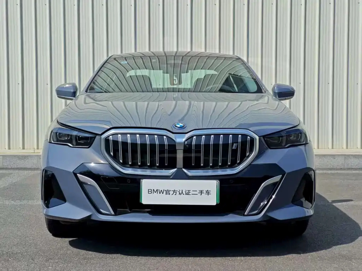 BMW I5