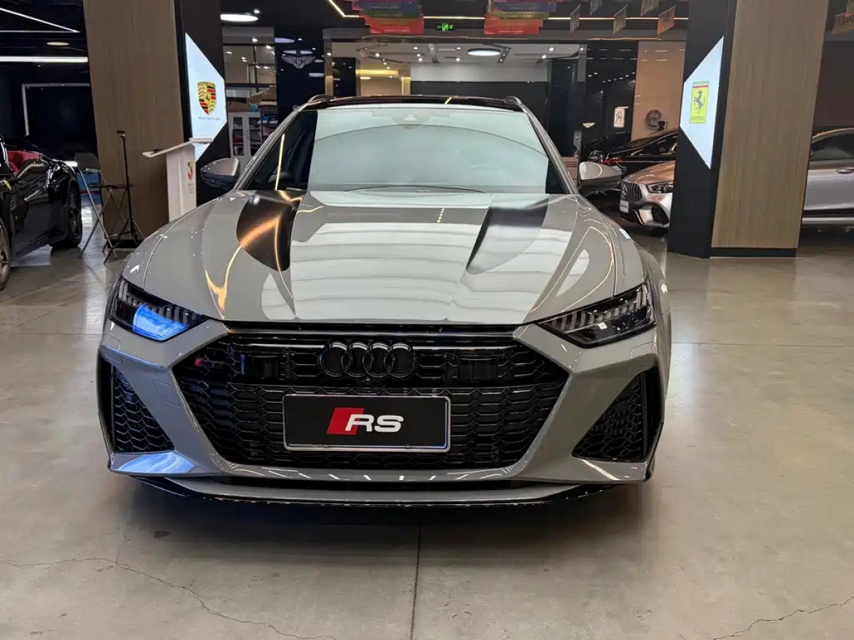 AUDI RS 6