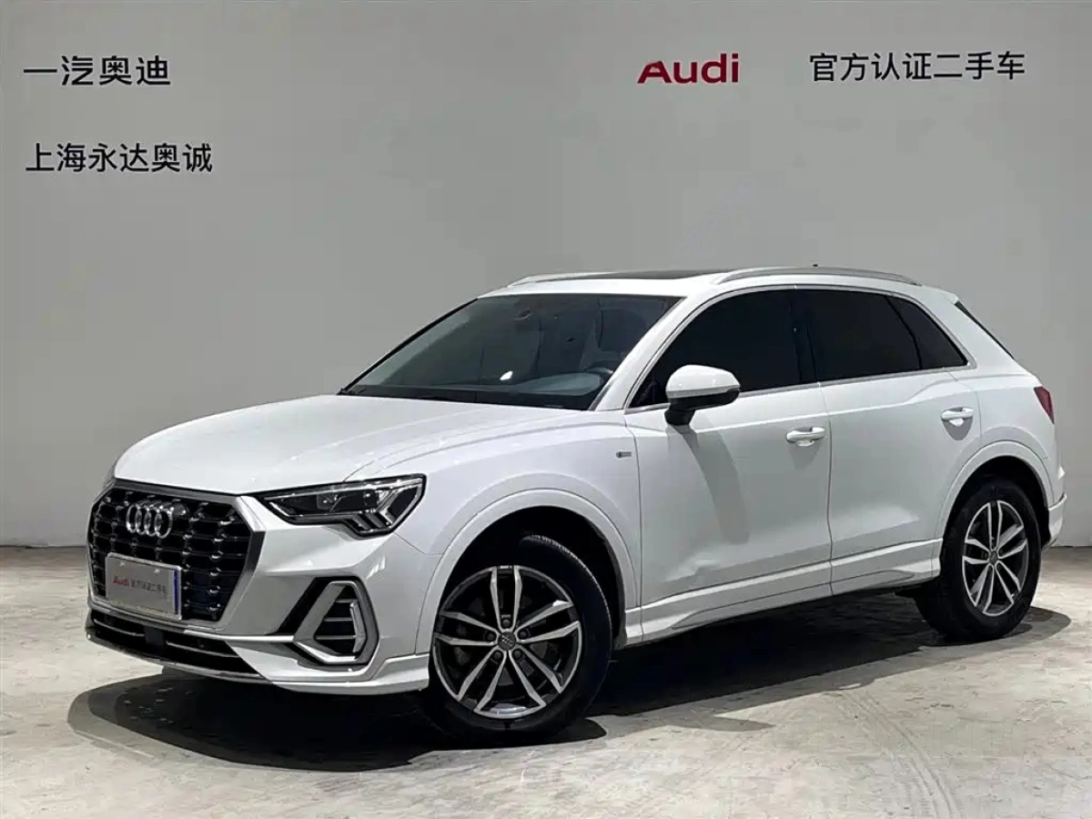 AUDI Q3  2021