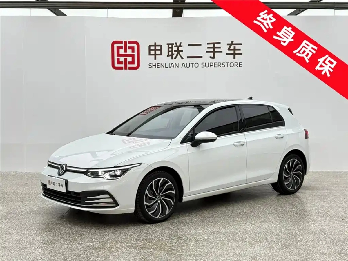 VOLKSWAGEN GOLF  2023