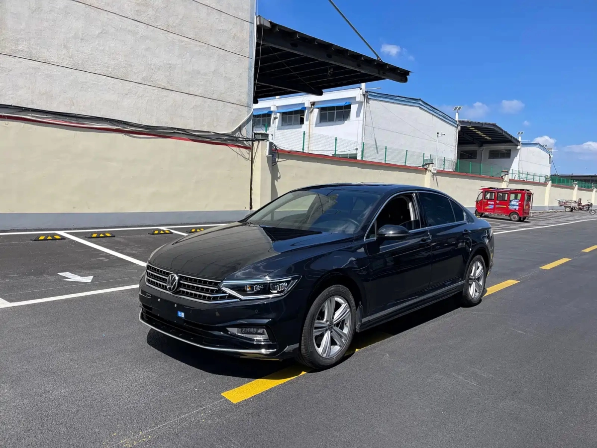 VOLKSWAGEN MAGOTAN  2023