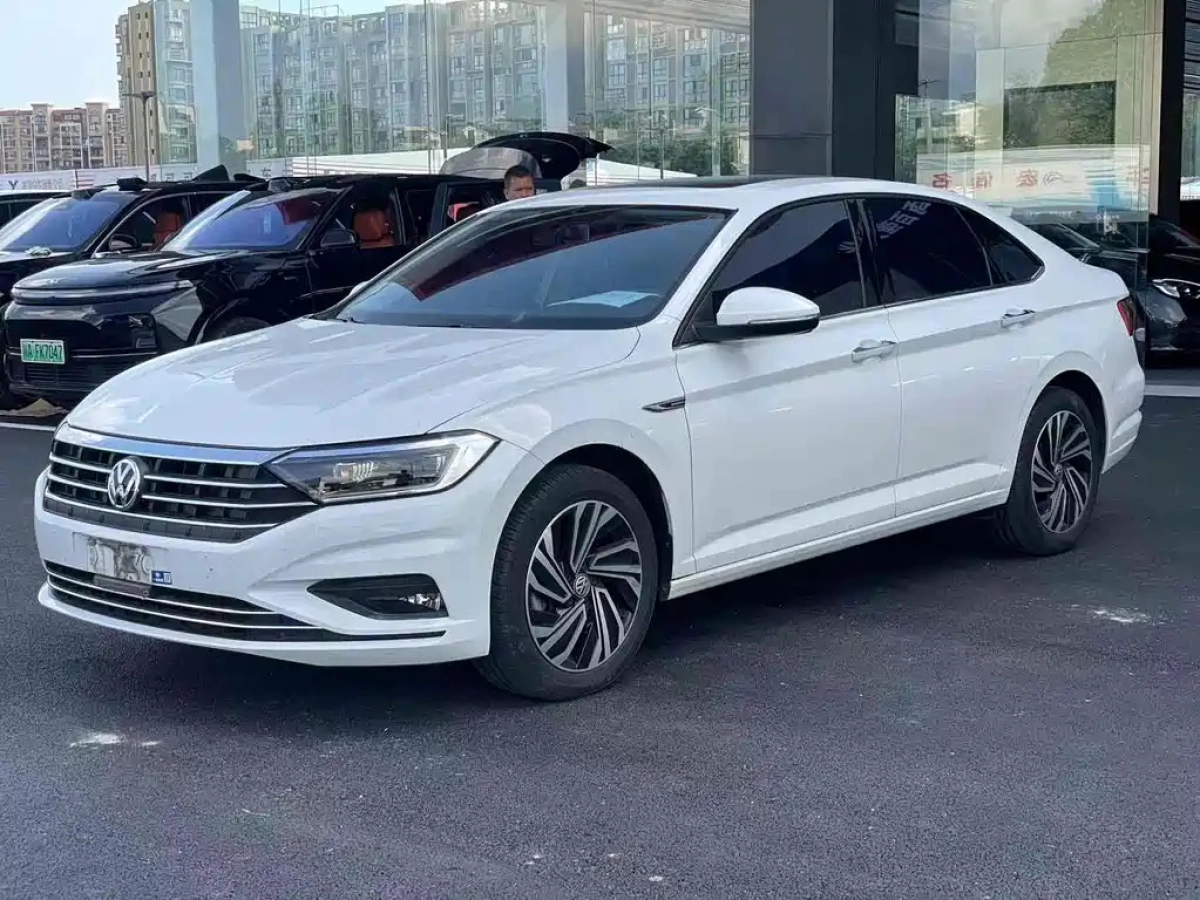 VOLKSWAGEN SAGITAR  2022