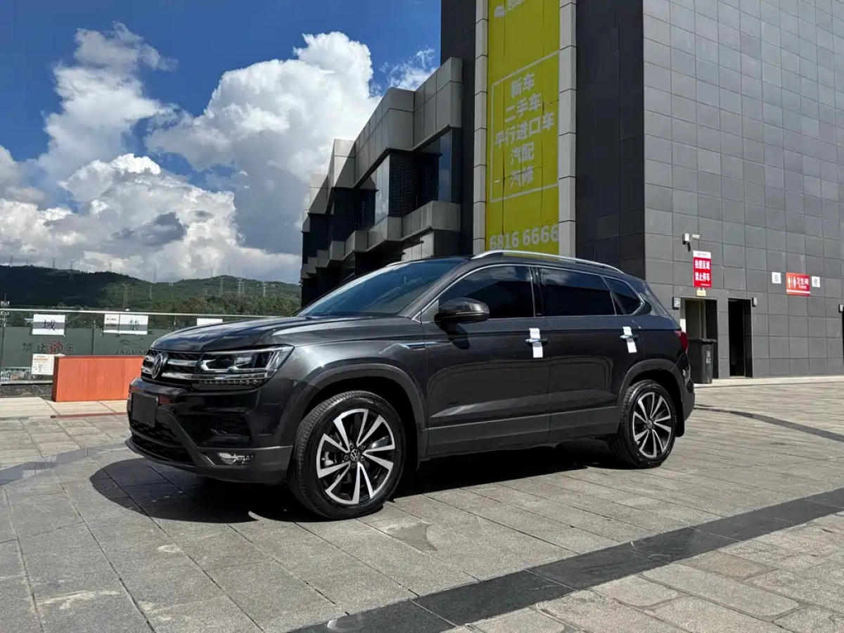 VOLKSWAGEN THARU  2021