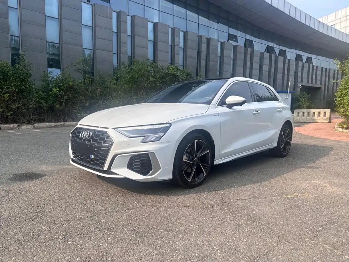 AUDI A3  2022
