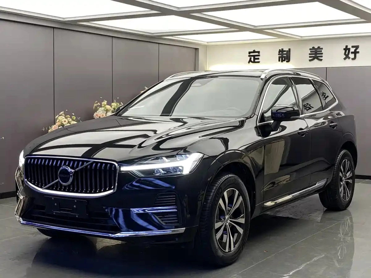 VOLVO XC60  2023