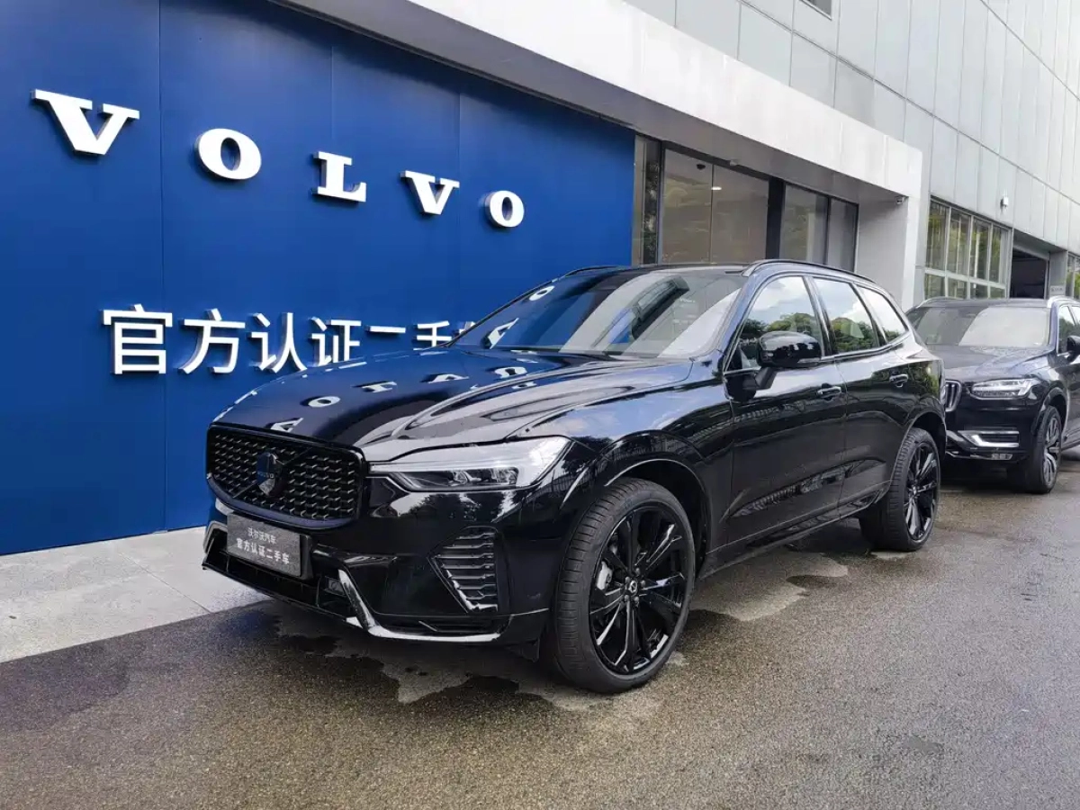 VOLVO XC60  2024
