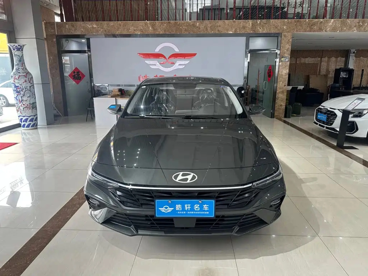 HYUNDAI ELANTRA