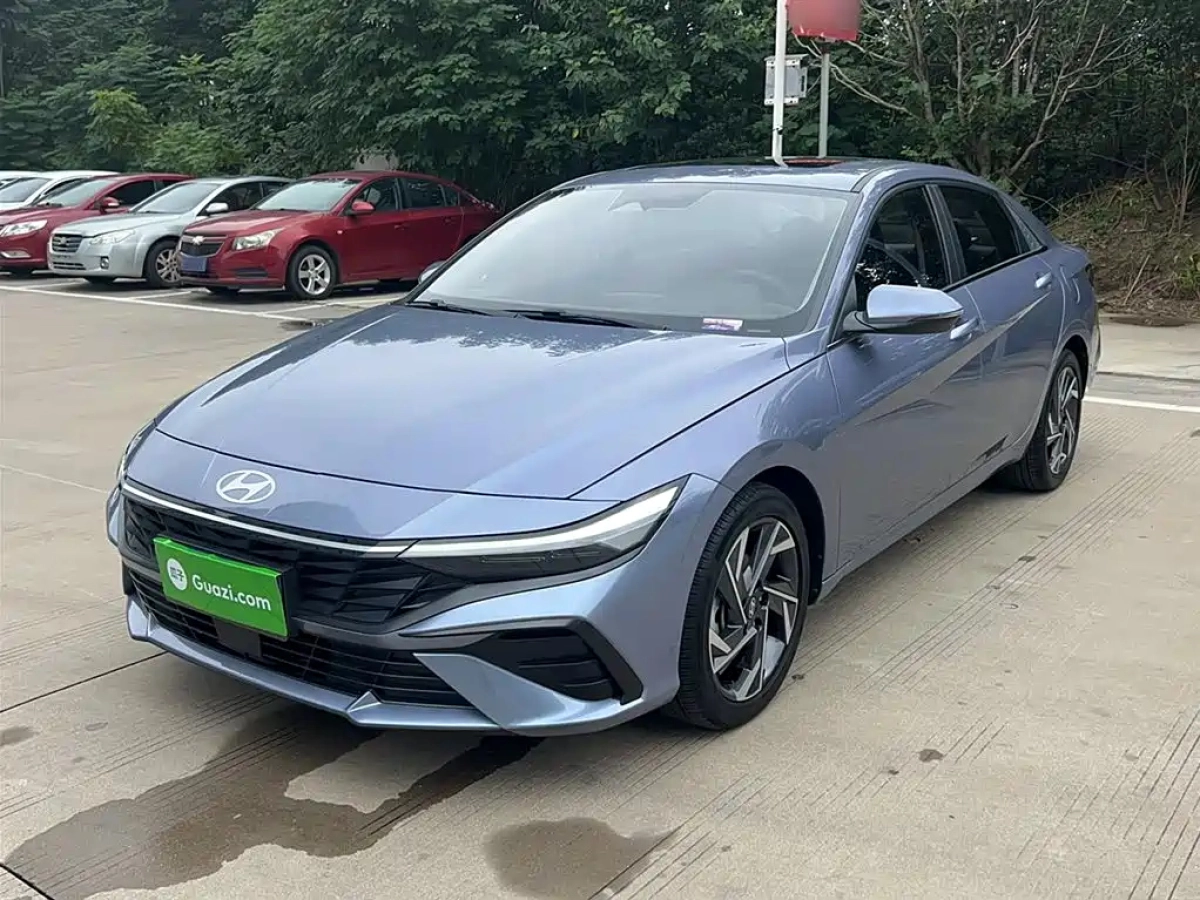 HYUNDAI ELANTRA  2024