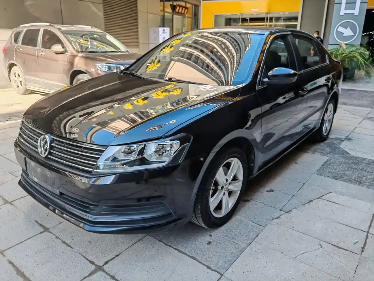 VOLKSWAGEN LAVIDA  2018