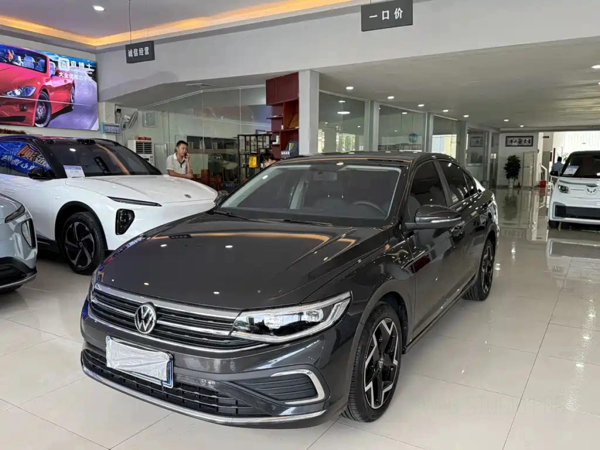 VOLKSWAGEN BORA  2025