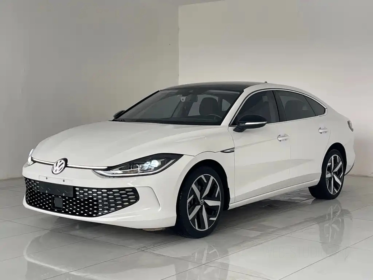 VOLKSWAGEN LAMANDO  2022