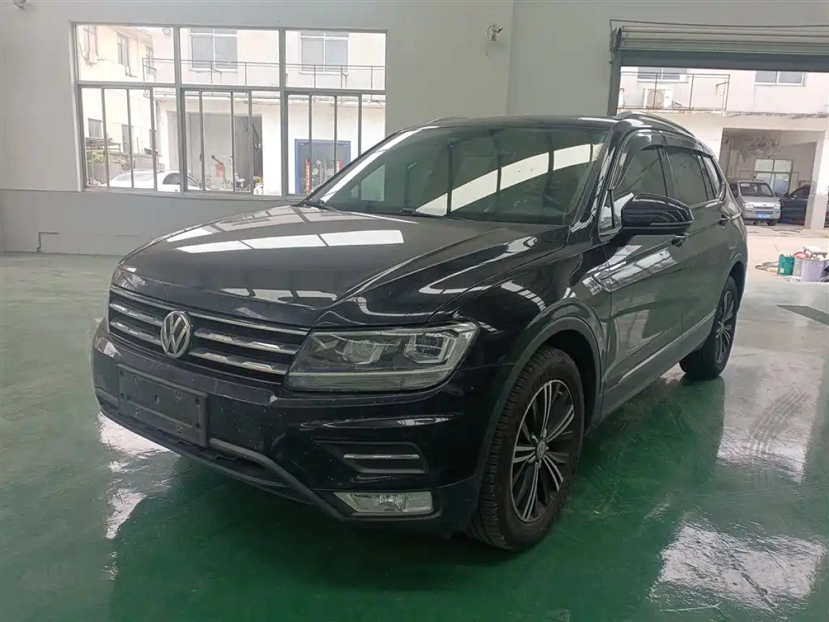 VOLKSWAGEN TIGUAN L