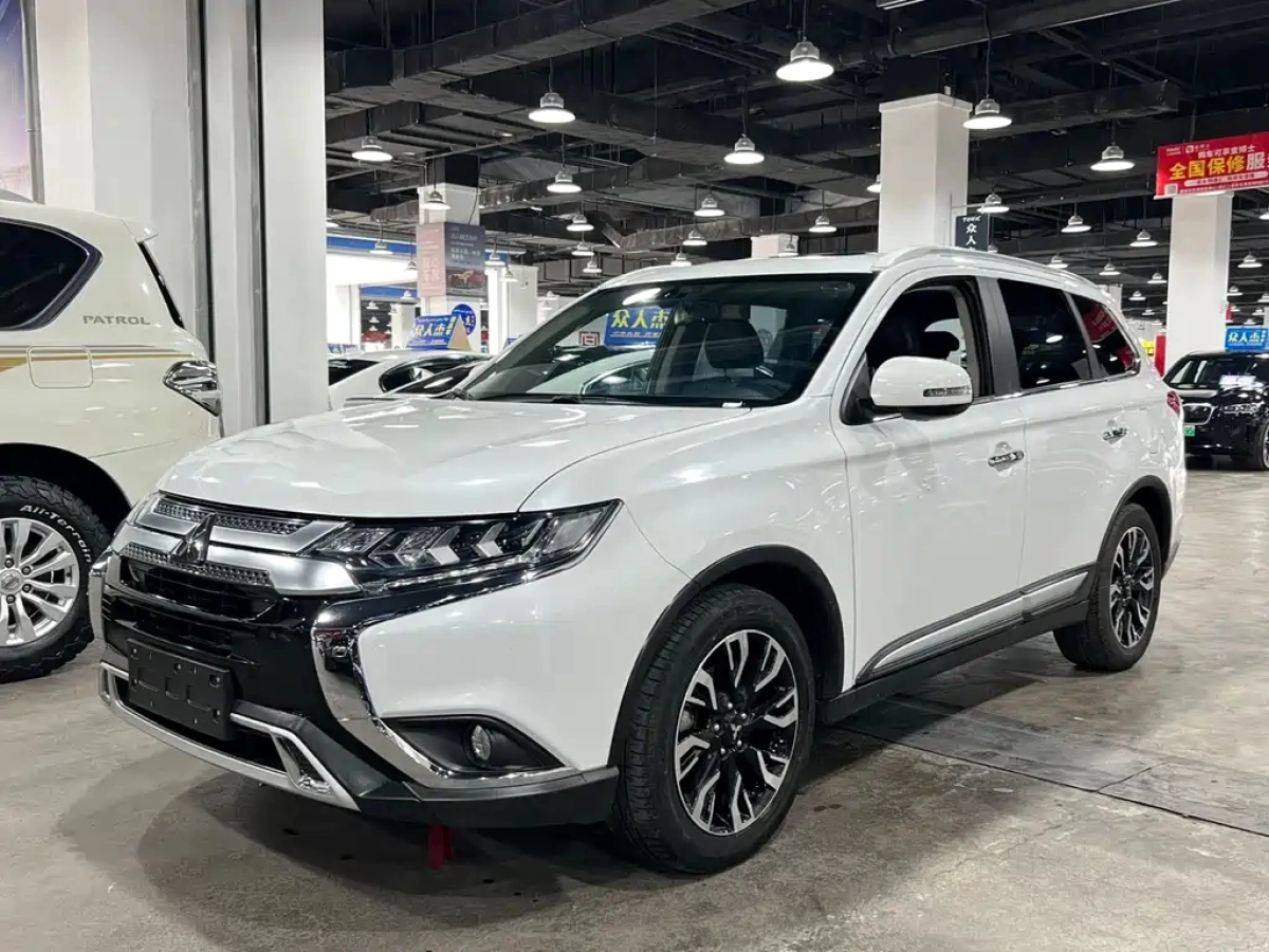 MITSUBISHI OUTLANDER