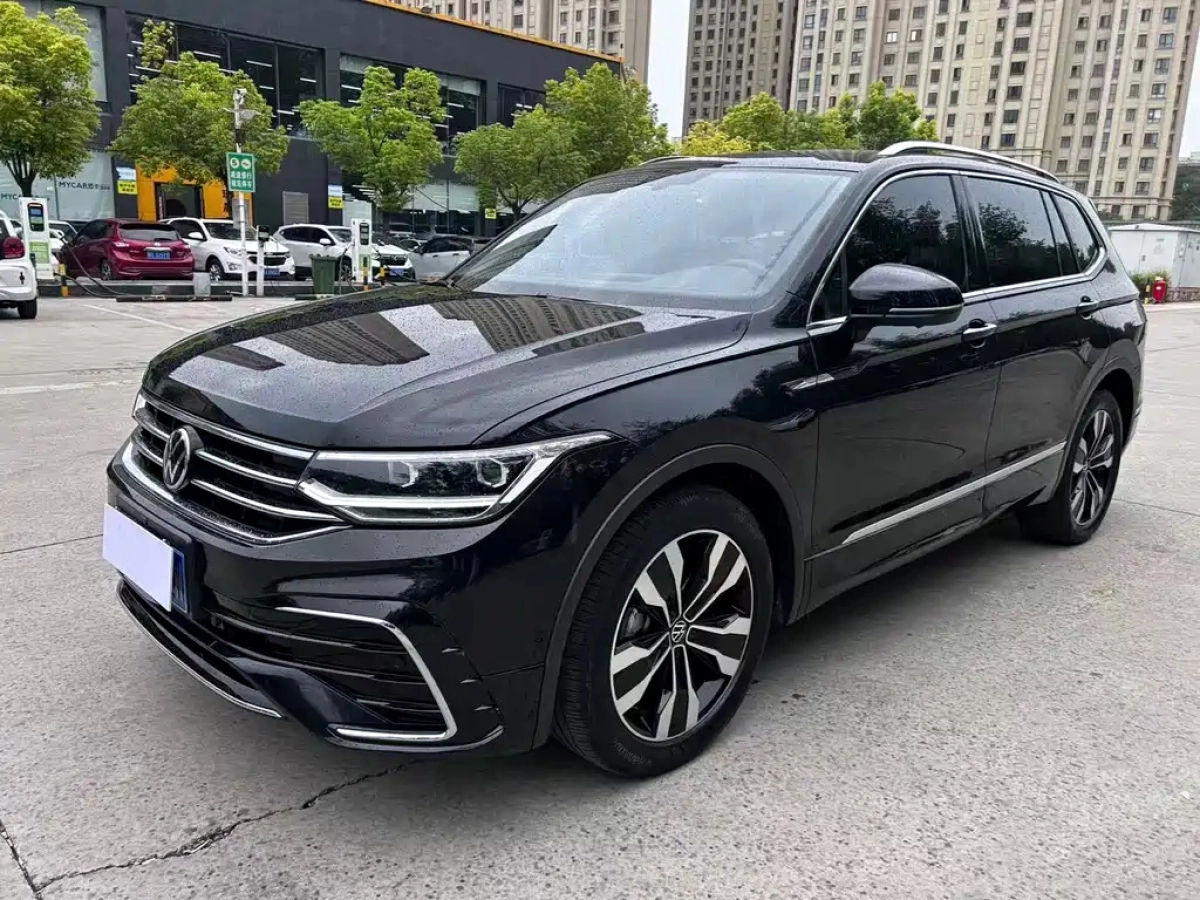 VOLKSWAGEN TIGUAN L  2023