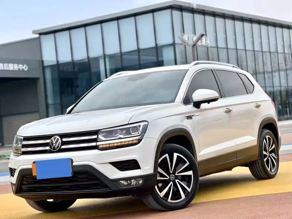 VOLKSWAGEN THARU  2022