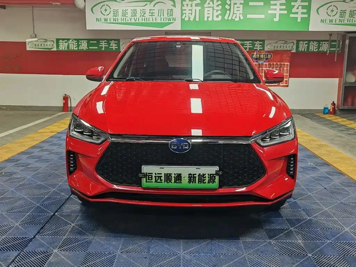 BYD E2