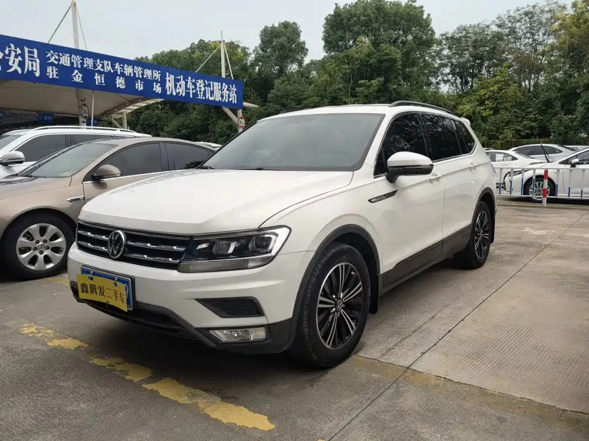 VOLKSWAGEN TIGUAN L  2021