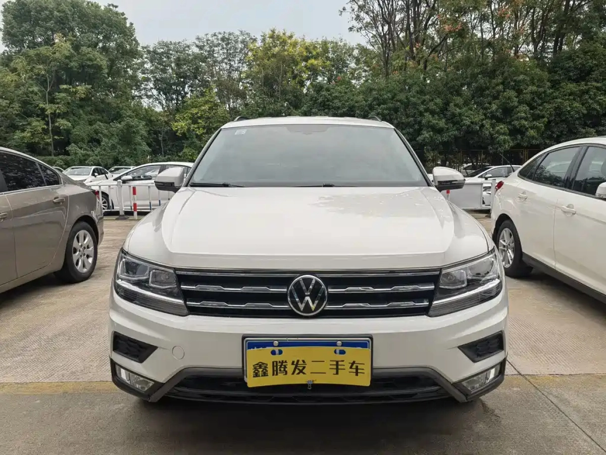 VOLKSWAGEN TIGUAN L