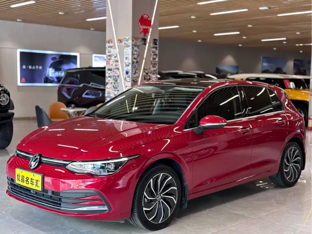 VOLKSWAGEN GOLF  2021