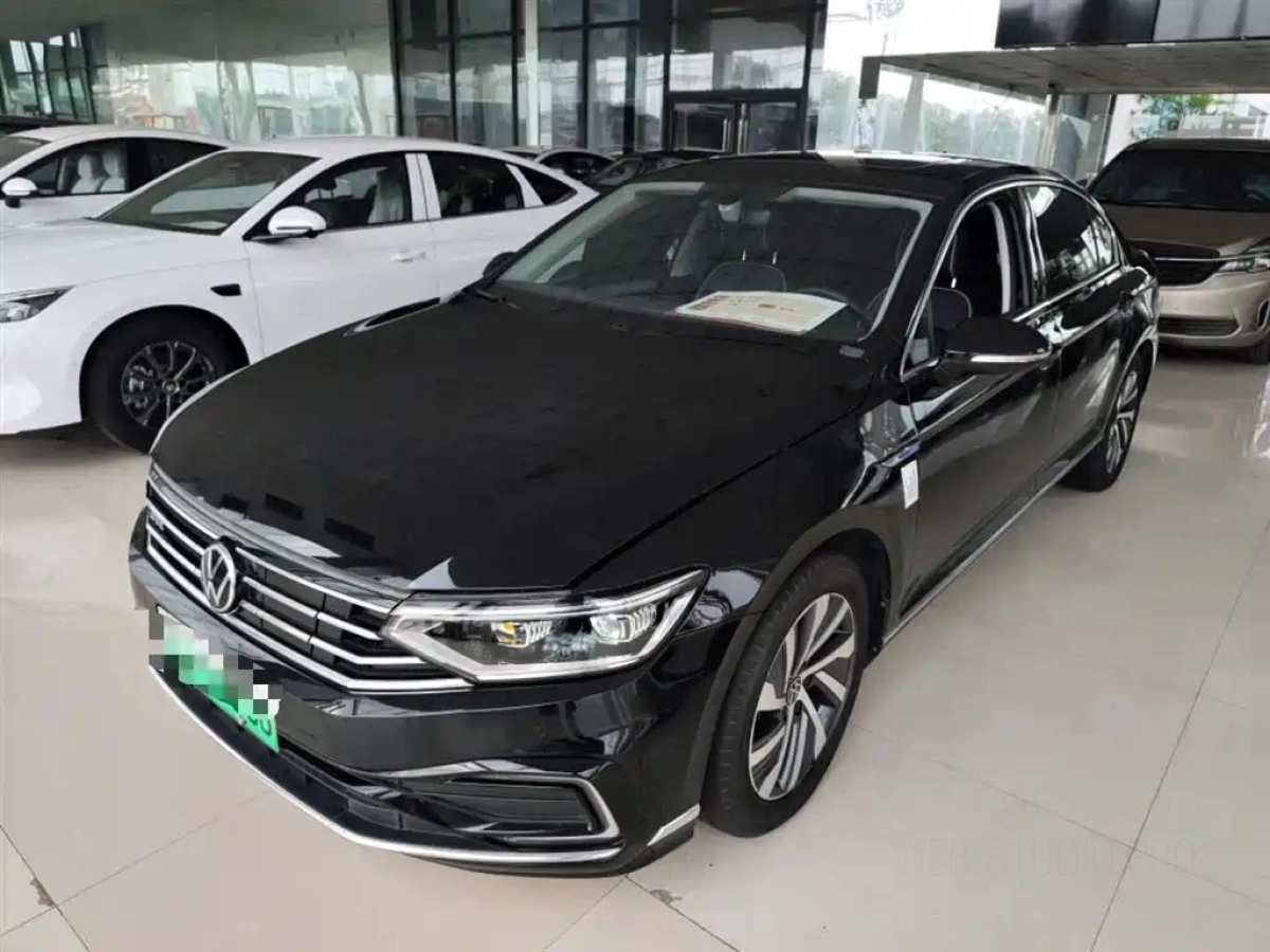 VOLKSWAGEN MAGOTAN GTE PLUG IN HYBRID  2025
