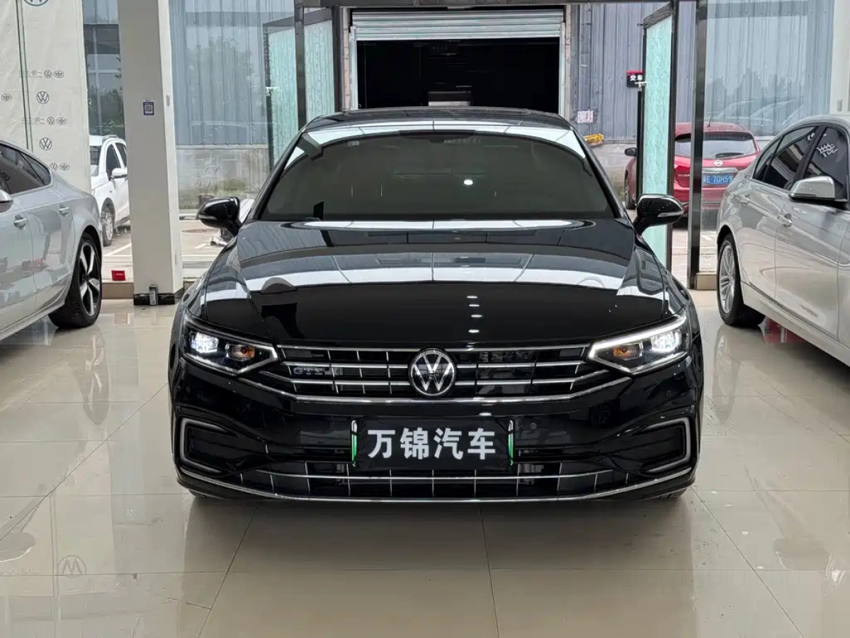 VOLKSWAGEN MAGOTAN GTE PLUG IN HYBRID  2024