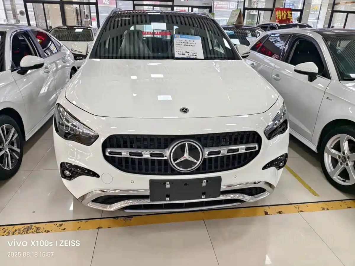 MERCEDES BENZ GLA  2025