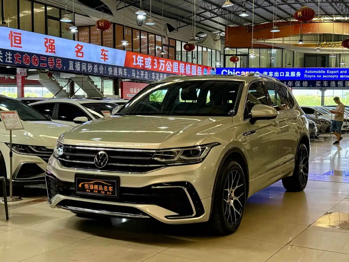 VOLKSWAGEN TIGUAN L  2022