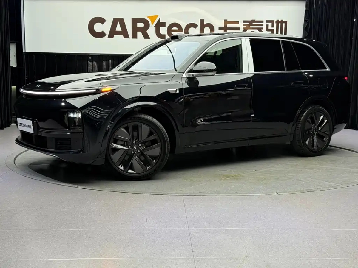 LI AUTO L8  2024