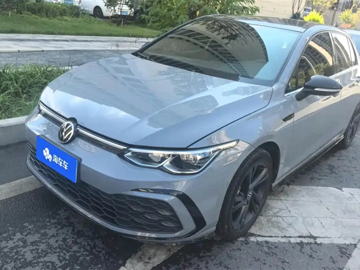 VOLKSWAGEN GOLF  2022