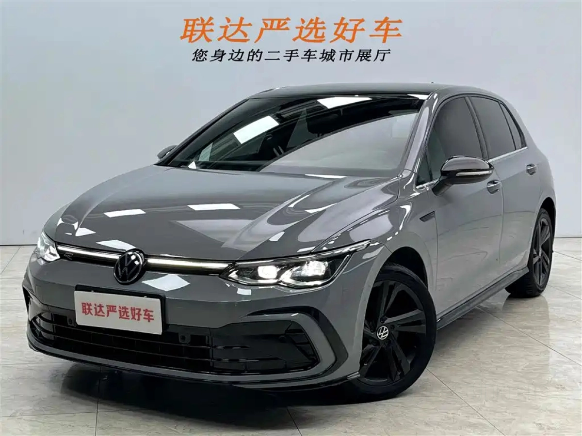 VOLKSWAGEN GOLF  2021