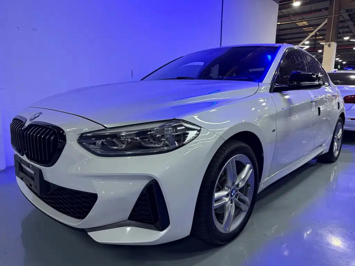 BMW 1-SERIES  2021