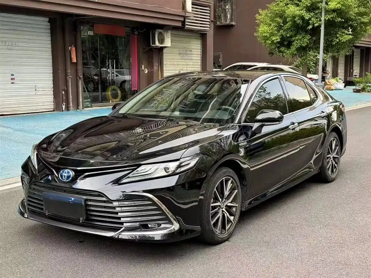 TOYOTA CAMRY
