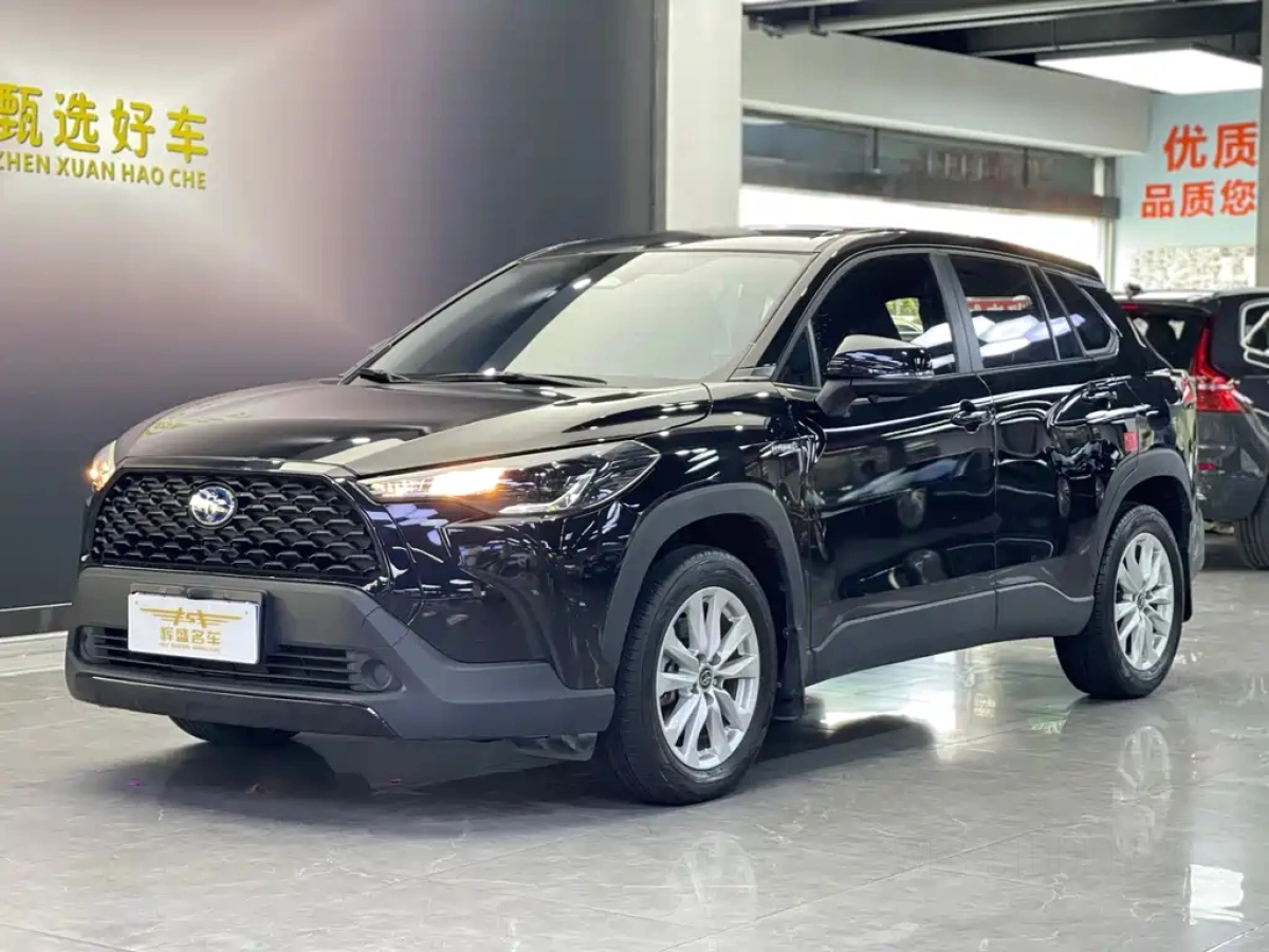 TOYOTA COROLLA CROSS  2024