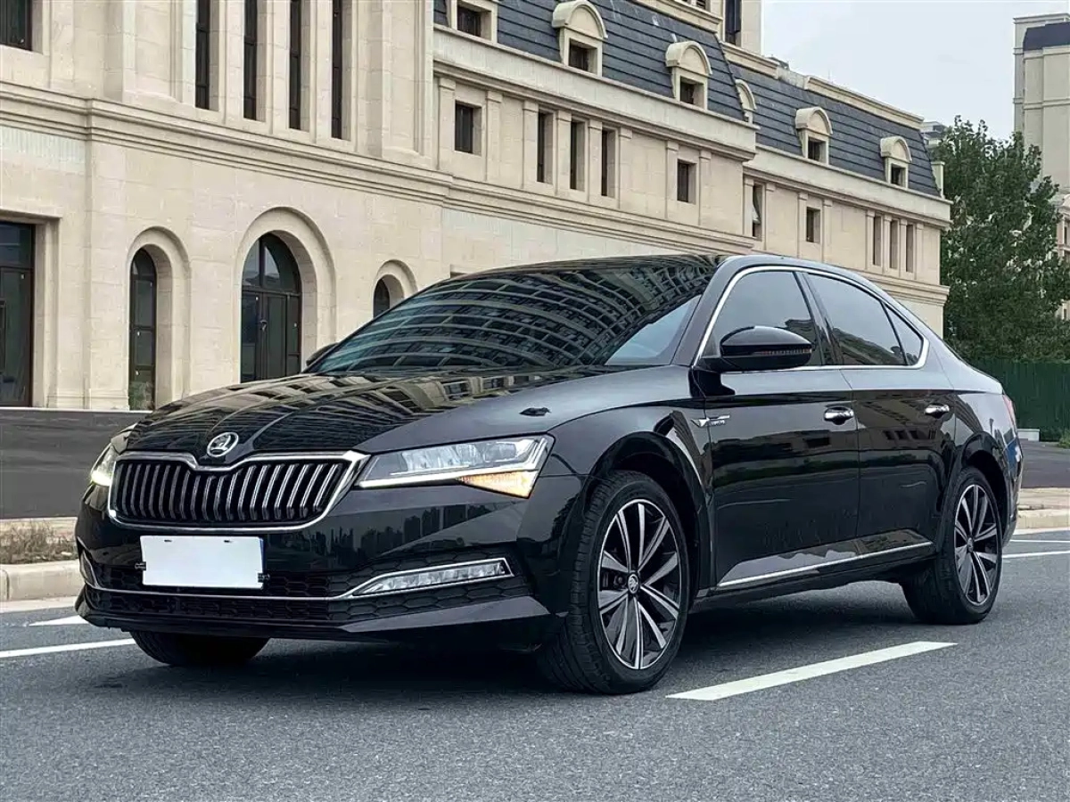 SKODA SUPERB  2024