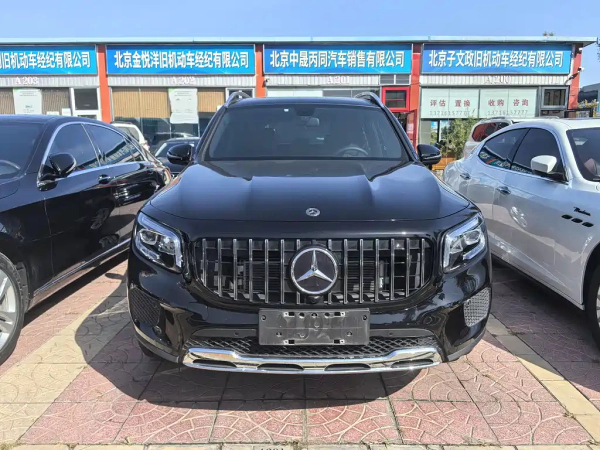 MERCEDES BENZ GLB