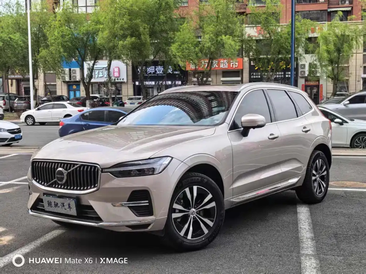 VOLVO XC60  2023