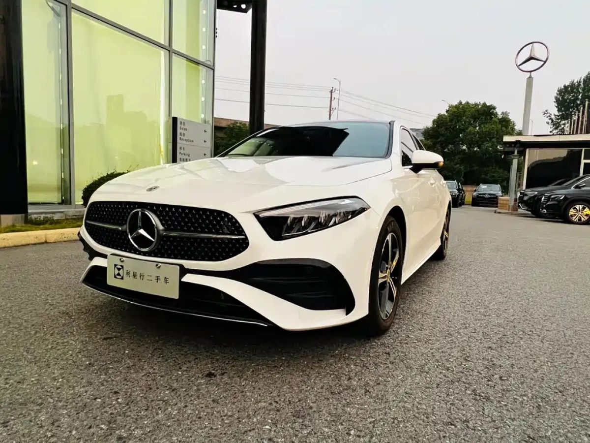 MERCEDES BENZ A-CLASS  2025