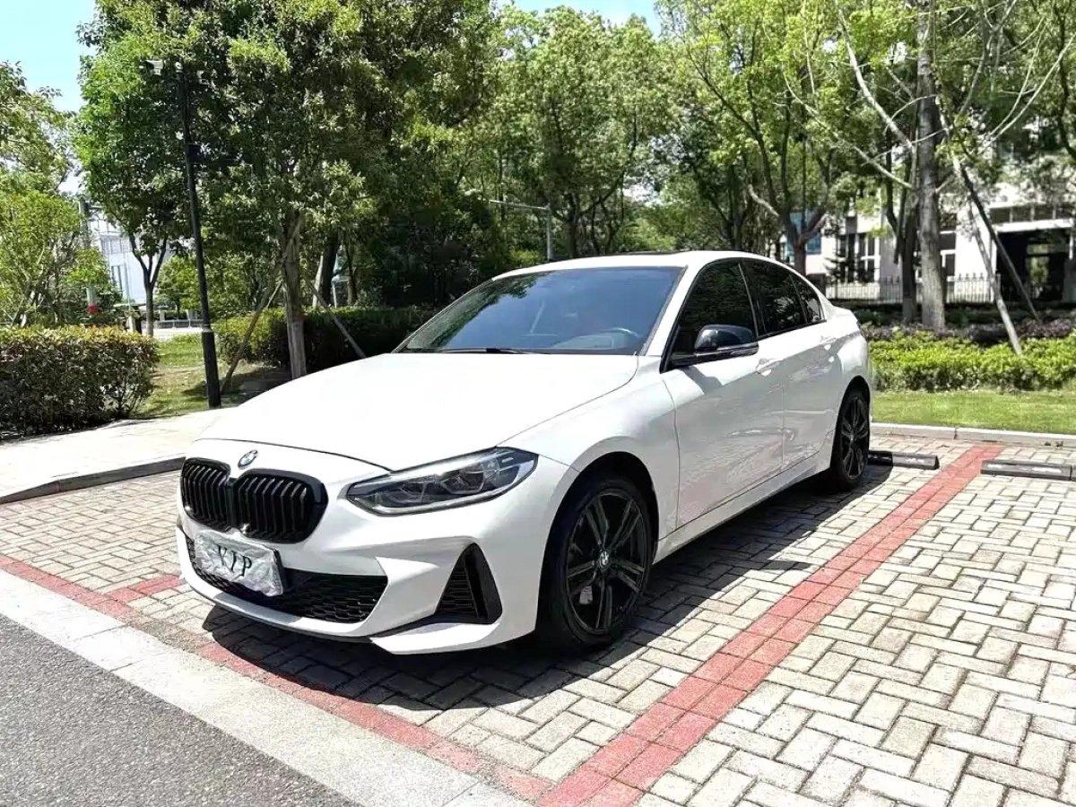 BMW 1-SERIES  2021