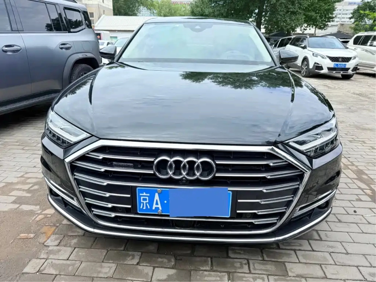 AUDI A8