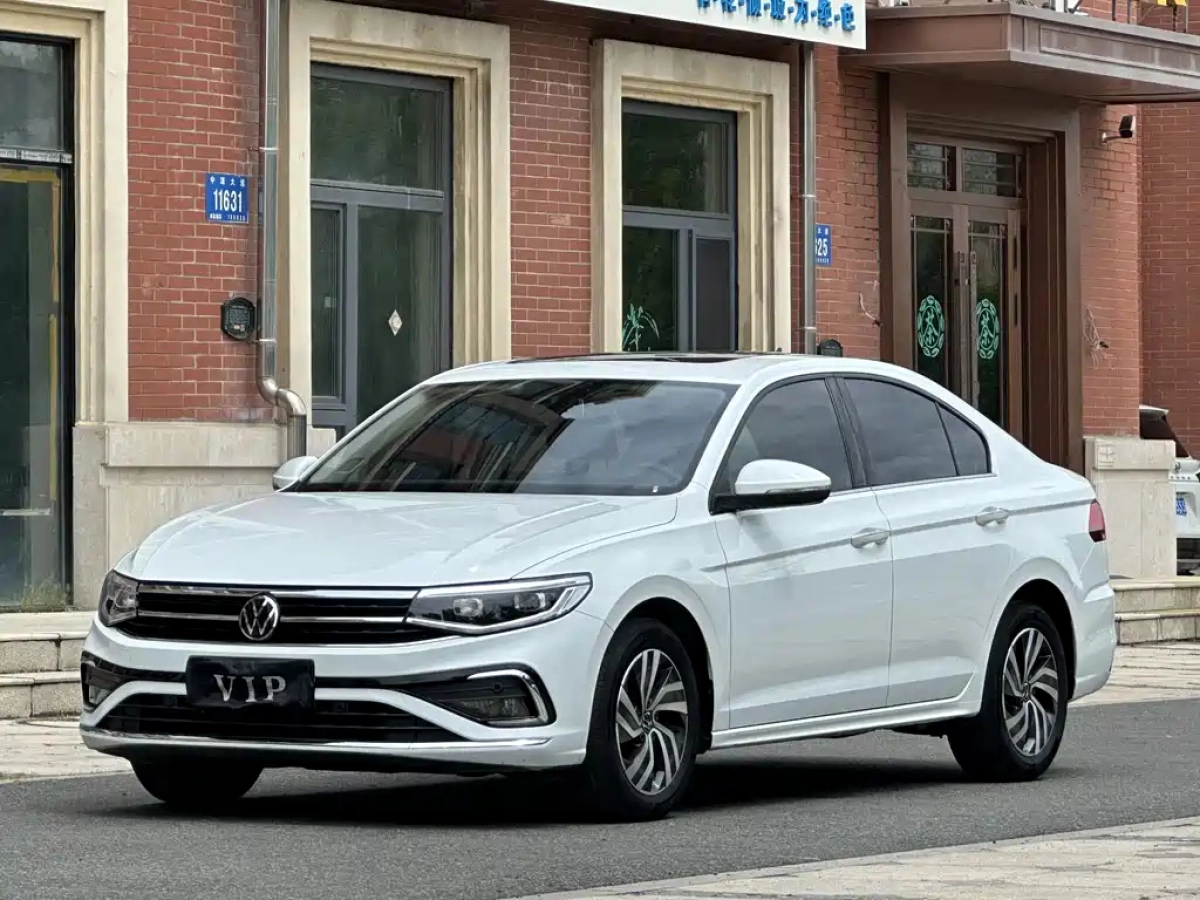 VOLKSWAGEN BORA  2022