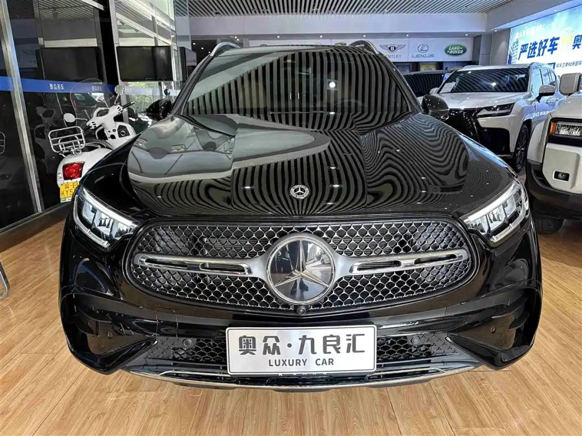 MERCEDES BENZ GLC